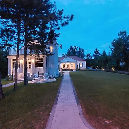 Schieszl Villa Zamárdi Eksteriør billede